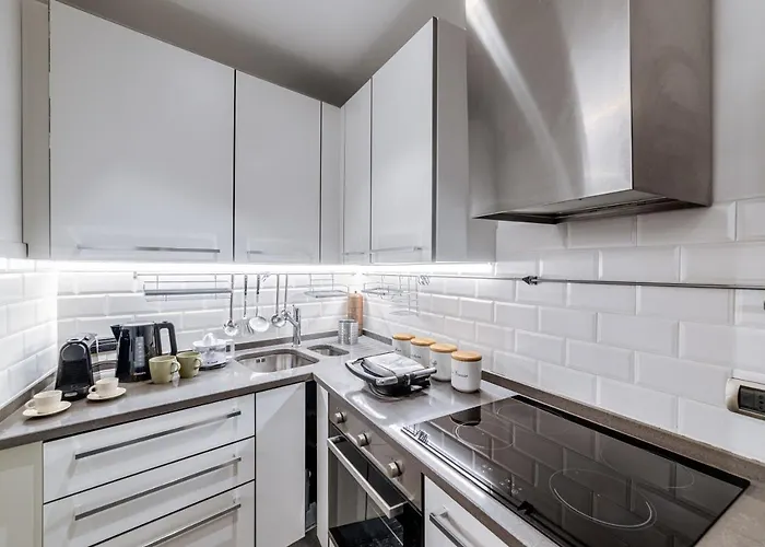 Saint Peter House Station Deluxe Apartment *